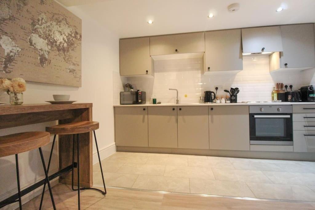 Spacious 1 Bed Apartment 1 Minute Walk From Square Nottingham Exterior foto